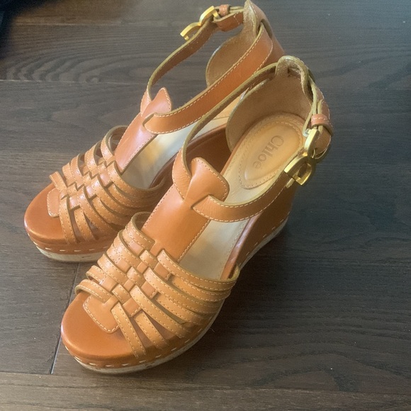 100% authentic Chloe wedges 37.5 fits like a 37 - Picture 2 of 10
